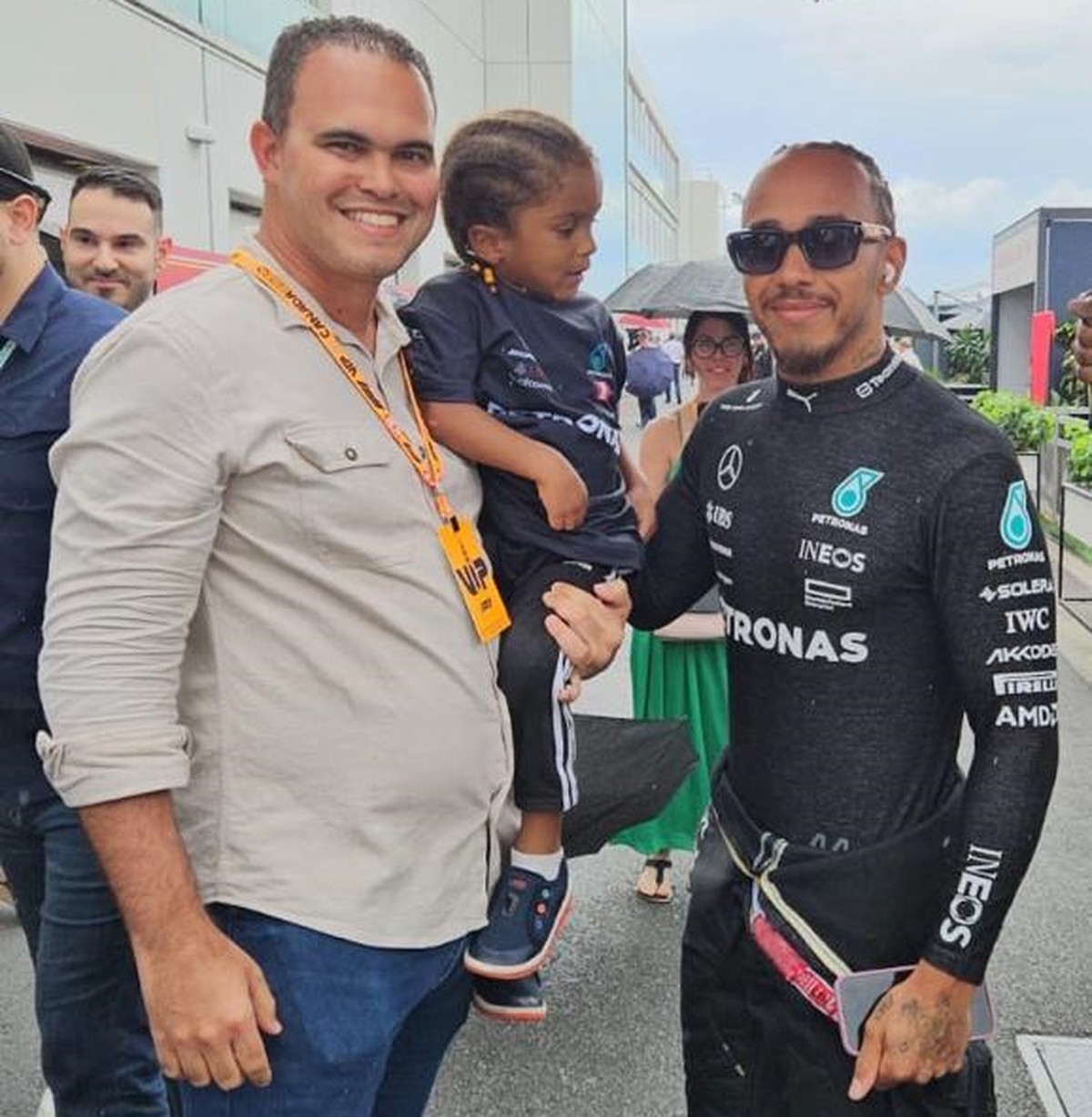 Hamilton, a representatividade e o encontro com um pequeno fã de F1 ...