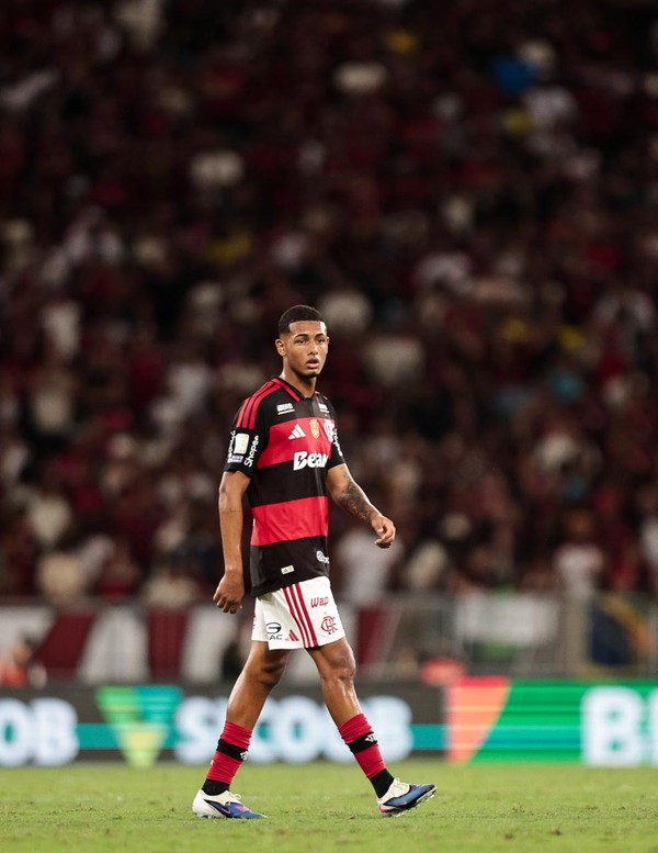 Nova chance! João Victor reaparece no profissional e vira aposta de Jardim no Fla.