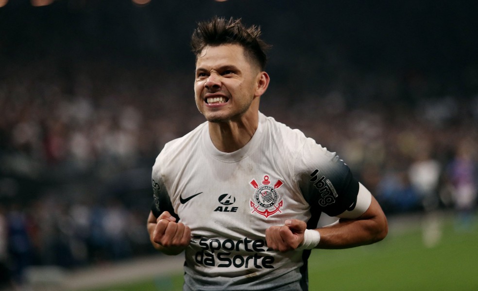 Angel Romero comemora gol do Corinthians contra o Fortaleza — Foto: REUTERS/Carla Carniel