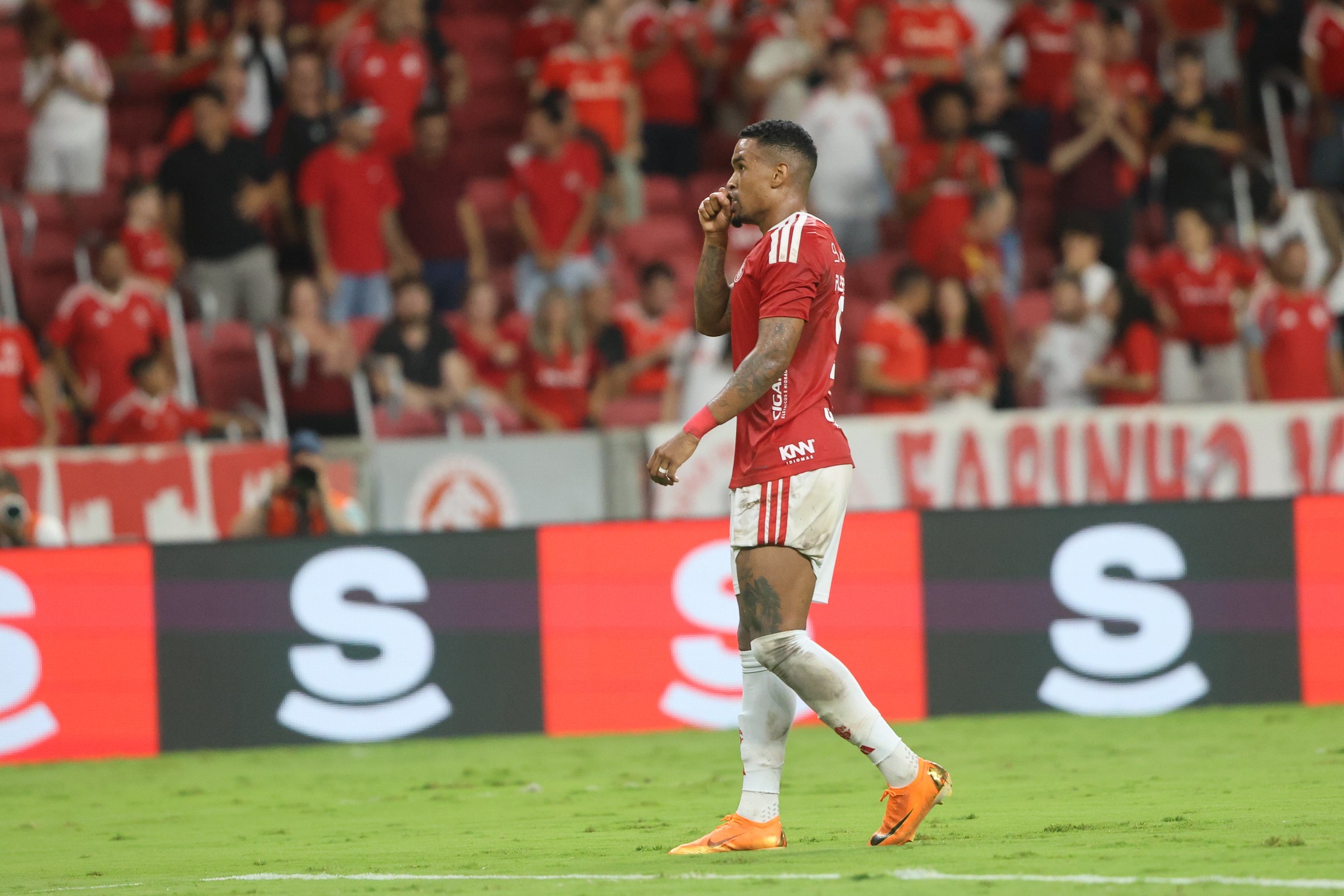 Alerrandro faz segundo gol pelo Inter e mira meta para ficar no clube | Ge