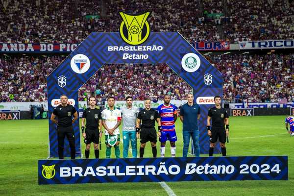 Erro individuais custam derrota ao Palmeiras; análise das atuações e notas dos jogadores.