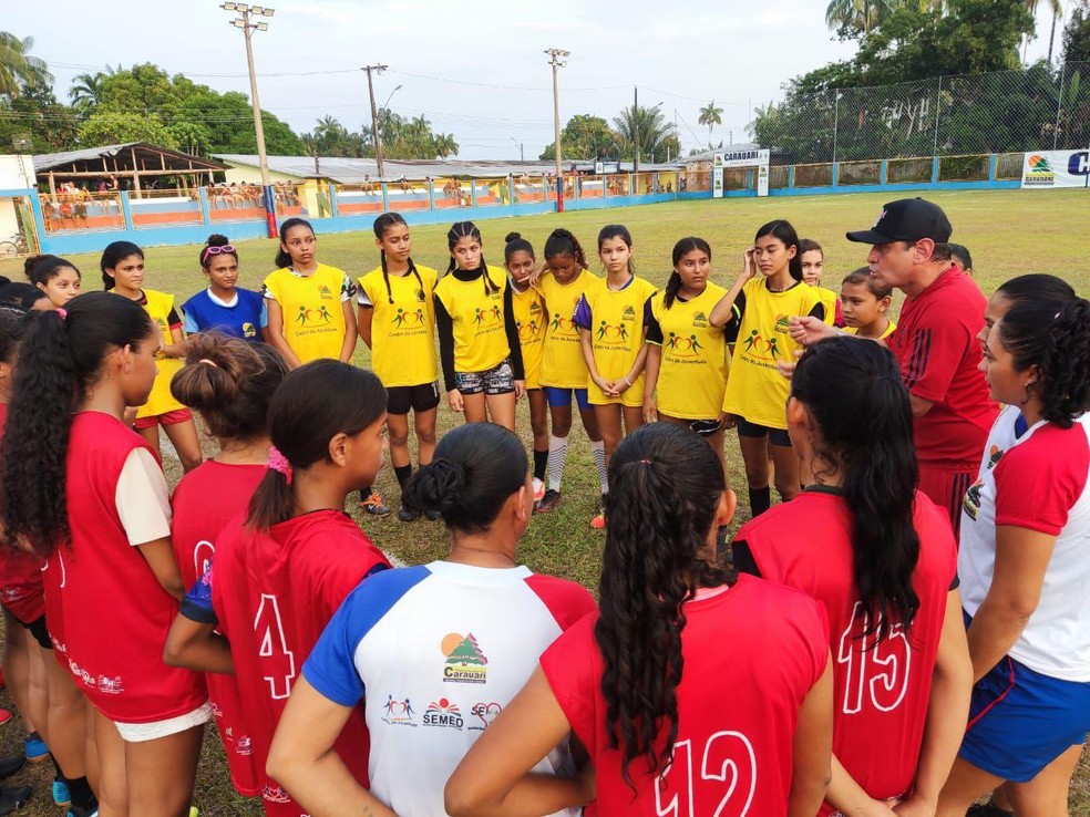 Felippe Alexandre, observador técnico do Flamengo, em visita a Carauari, no Amazonas — Foto: Divulgação
