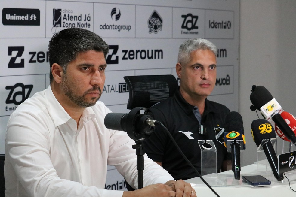 Agnello Gonçalves e Rodrigo Santana deixam o ABC — Foto: Augusto César Gomes
