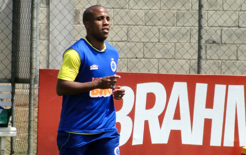 Borges em treino do Cruzeiro; atacante foi uma das contratações de Alexandre Mattos na época — Foto: Gabriel Duarte