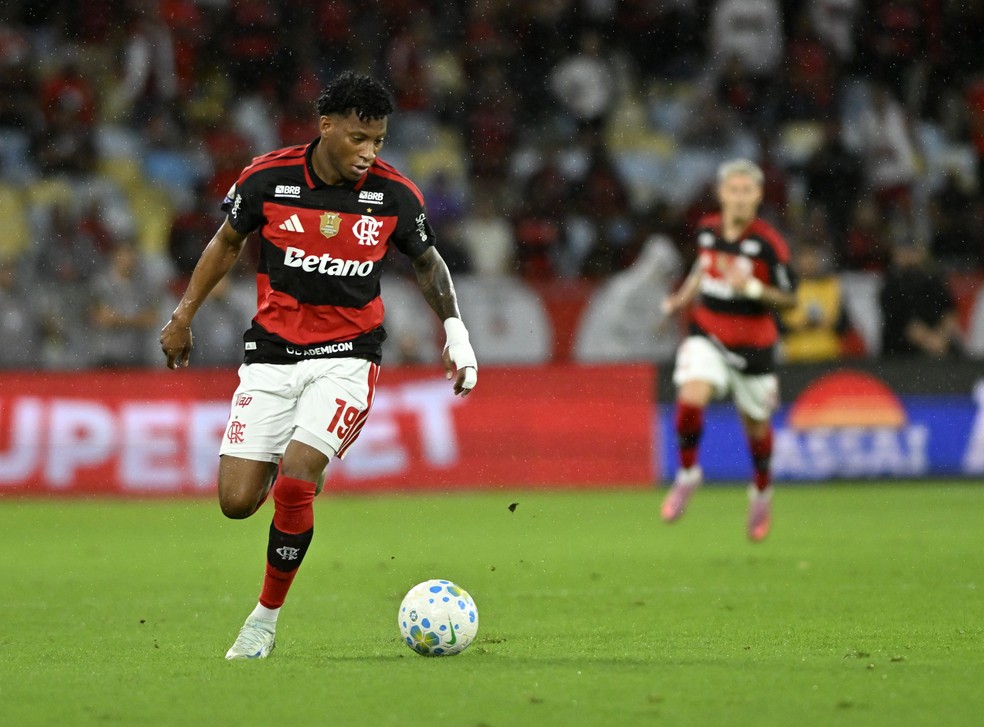 Plata, Flamengo x Corinthians � Foto: Andr� Dur�o / ge