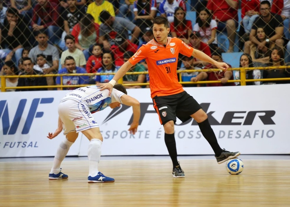 Darlan em ação pelo Carlos Barbosa
