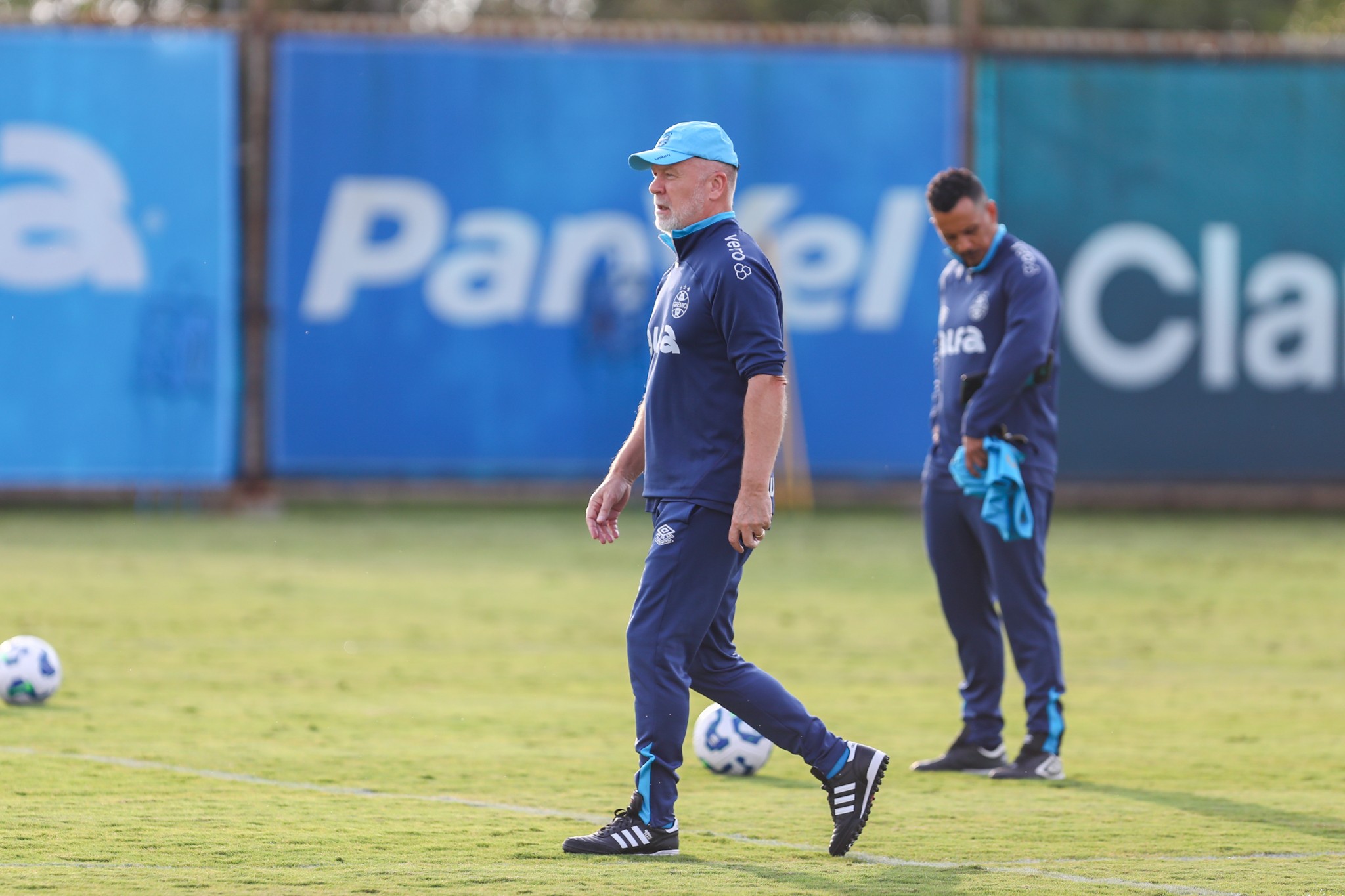 Escalação do Grêmio: Mano tem volta de atacante para decisão