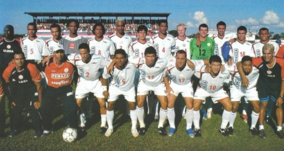 Time da Ulbra-RO campeão em 2006 — Foto: Placar