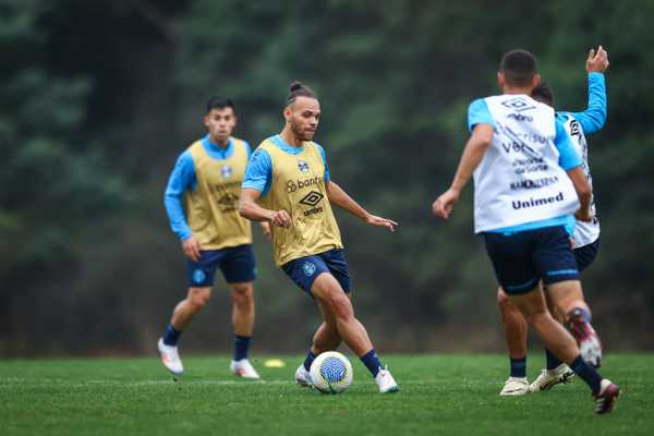 Grêmio terá que excluir trio de reforços da lista da Libertadores.
