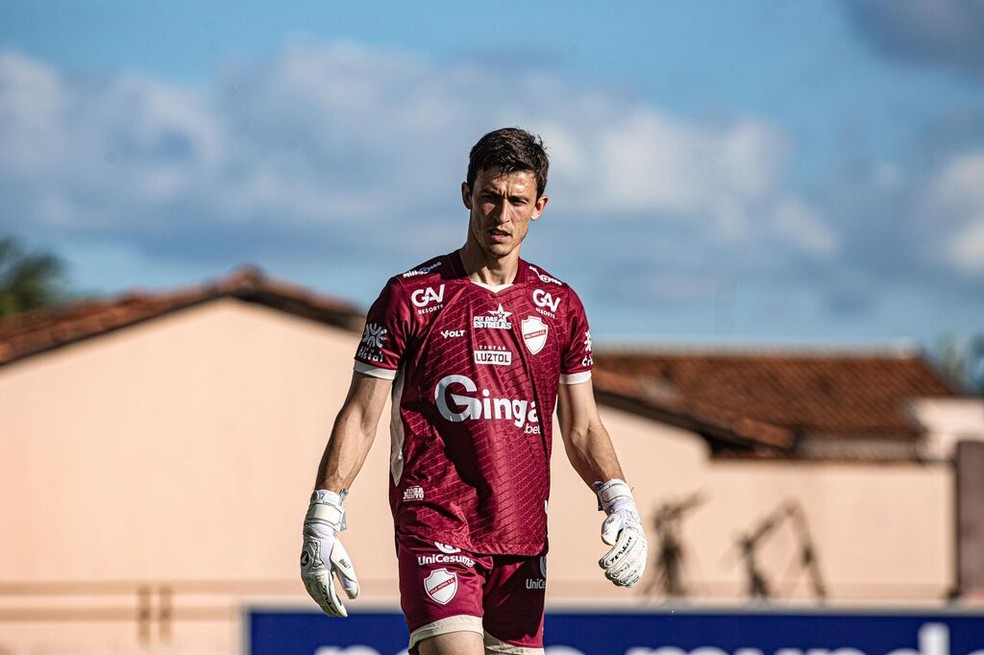 Criciúma anuncia goleiro após passagem relâmpago pelo Vila Nova | Ge