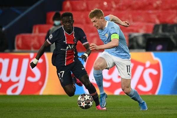 City x PSG: Jornais ingleses exaltam 'mestre' De Bruyne em virada