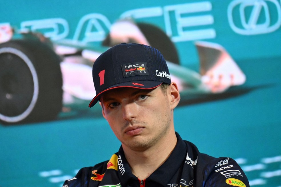 F1 AO VIVO: BRIGA de 'gato e rato' entre Mercedes e Red Bull nos