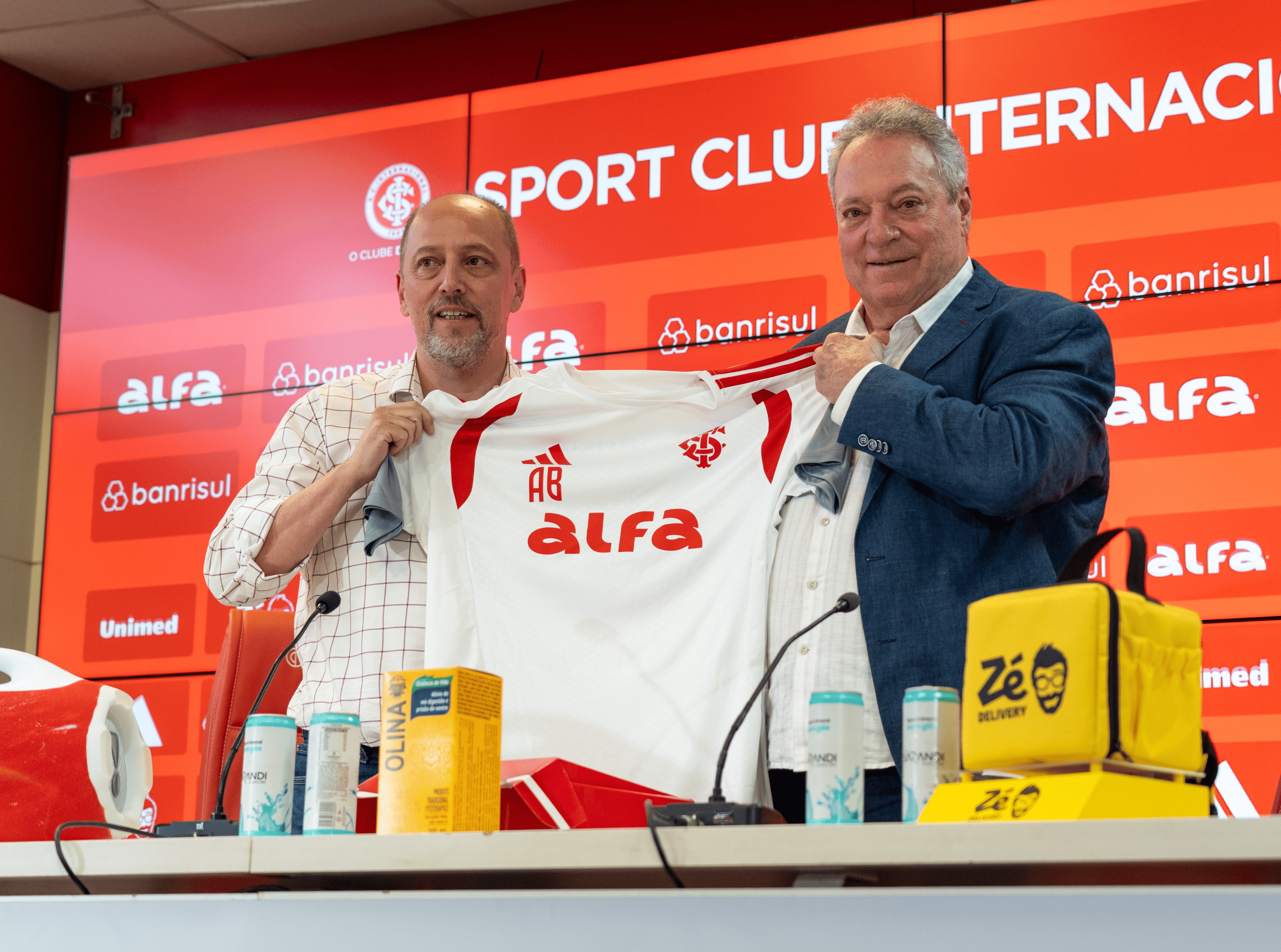 Presidente do Inter e Abel explicam impacto do Gre-Nal na Copa do Brasil: "Pessoas ficam mais sérias"