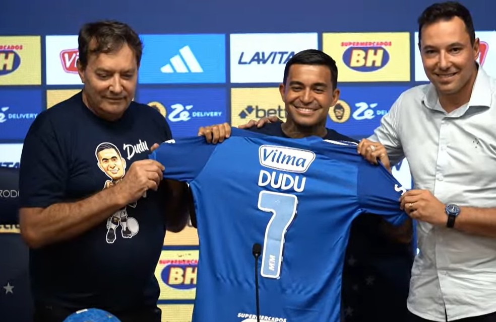 Dudu se apresenta ao Cruzeiro — Foto: Reprodução/ TV Cruzeiro