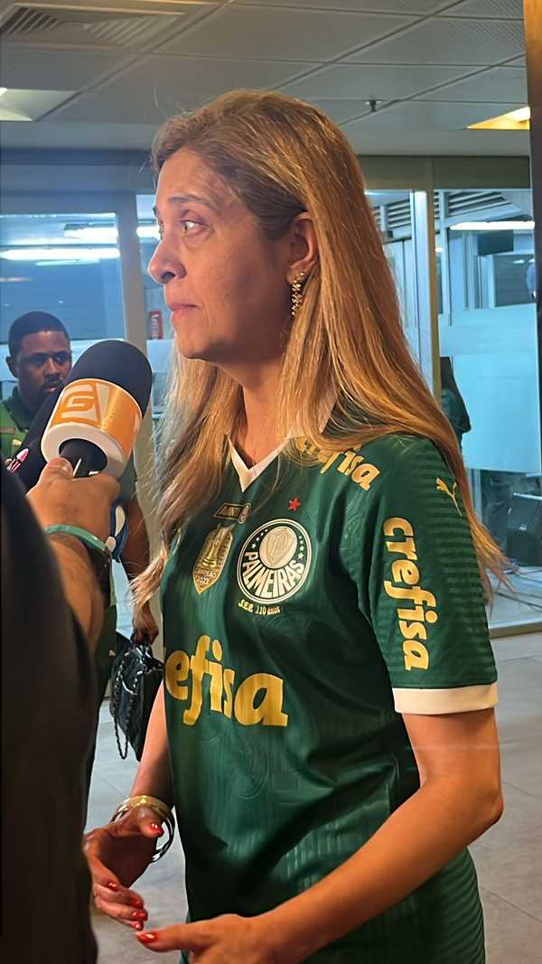 Palmeiras promete lutar pelo tricampeonato brasileiro após parabenizar Botafogo.