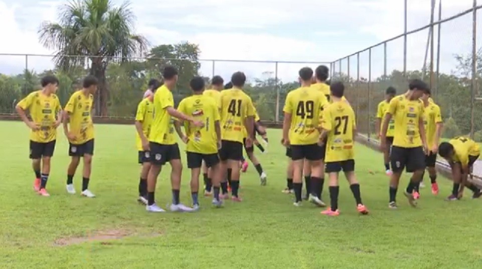 Santa Cruz-AC relaciona 20 jogadores para estreia na Copa do Brasil Sub-15; veja lista