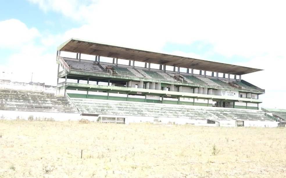 Sem campo e iluminação, Gigante do Agreste não recebe jogos há dois anos — Foto: Rafael Pontes / RP Esportes
