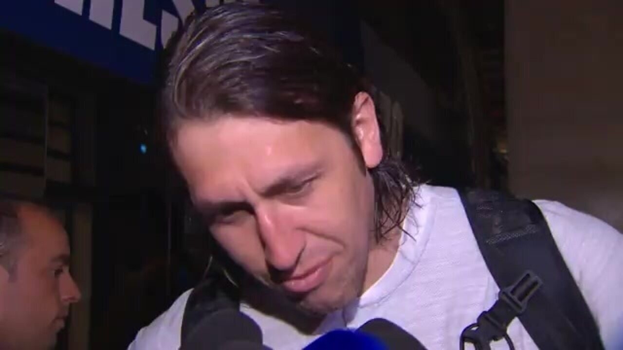 Um dia depois da falha, Carille tem papo animado com Cássio no treino ...