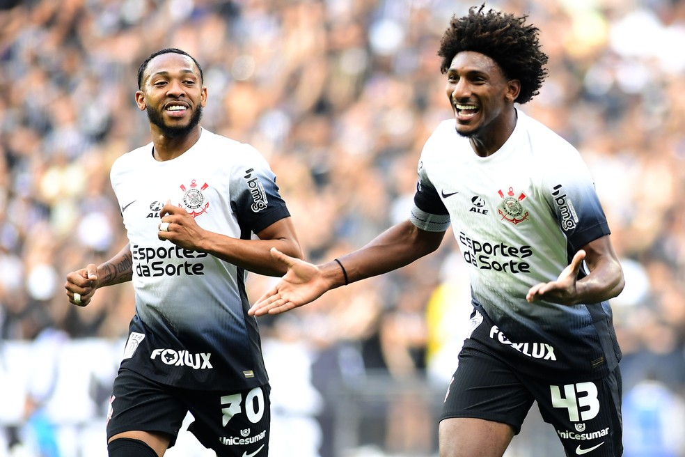 Talles Magno comemora gol do Corinthians contra o Flamengo — Foto: Marcos Ribolli