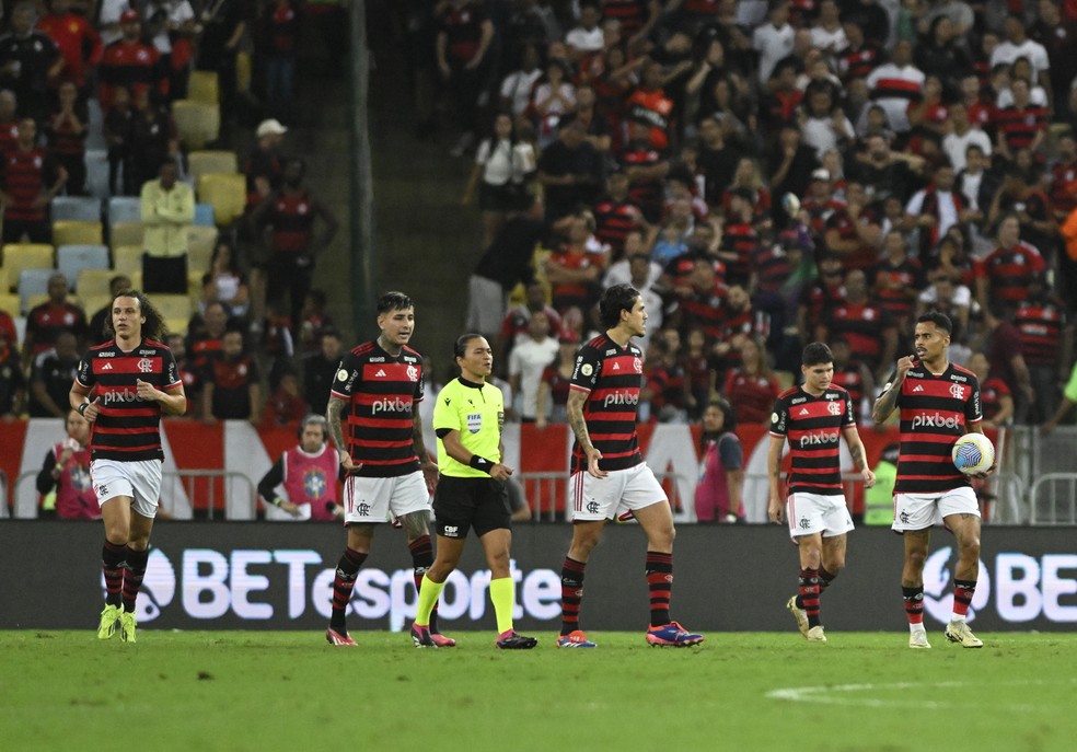 Flamengo sofreu 10 gols nos últimos sete jogos — Foto: André Durão