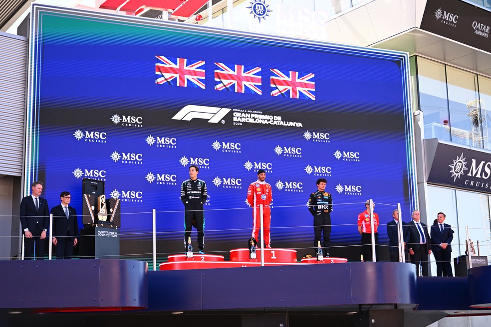 Hamilton, Russell e Norris no pódio em Barcelona