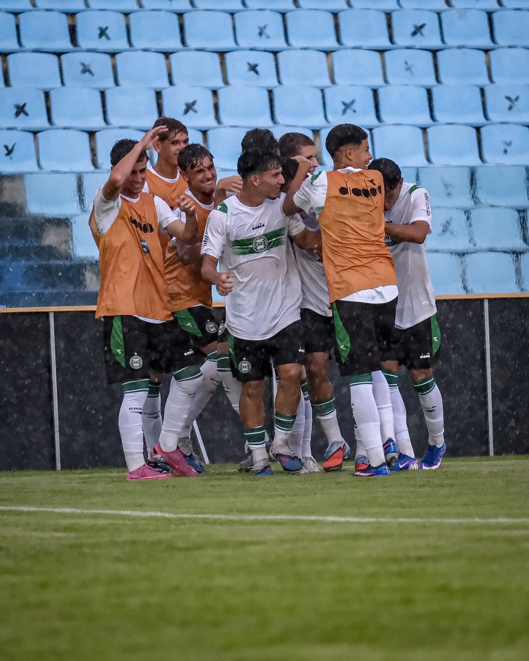 Coritiba goleia o IAPE no jogo de ida das quartas da Copa do Brasil Sub ...