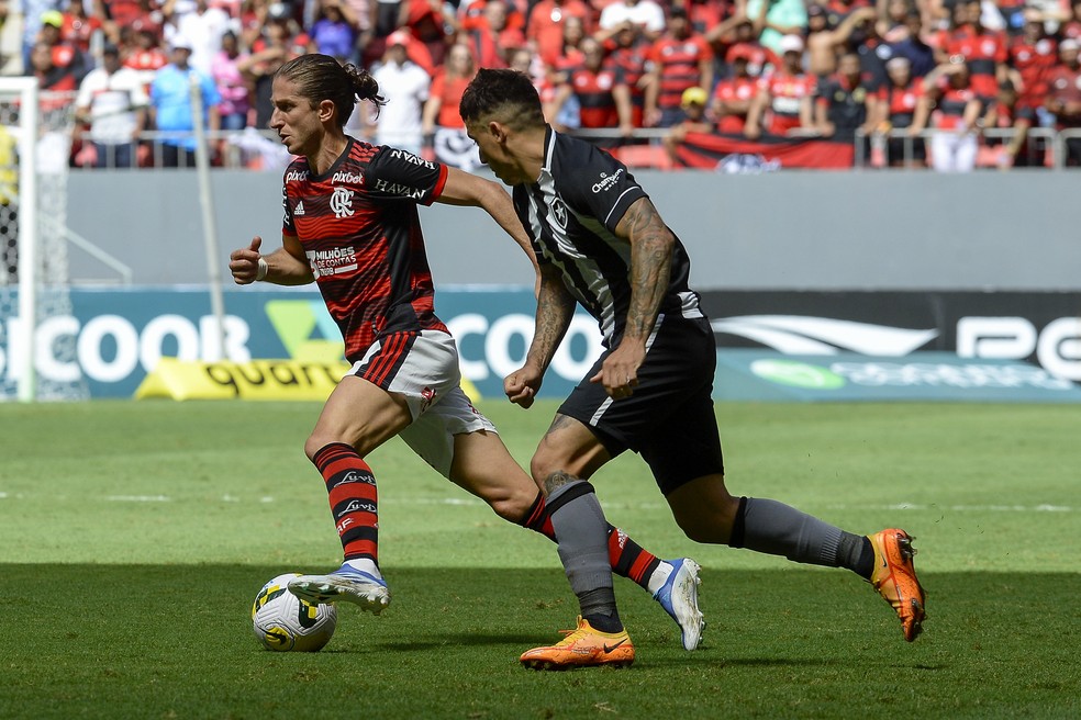 Filipe Luís em clássico contra o Botafogo em 2022 — Foto: Marcelo Cortes / Flamengo