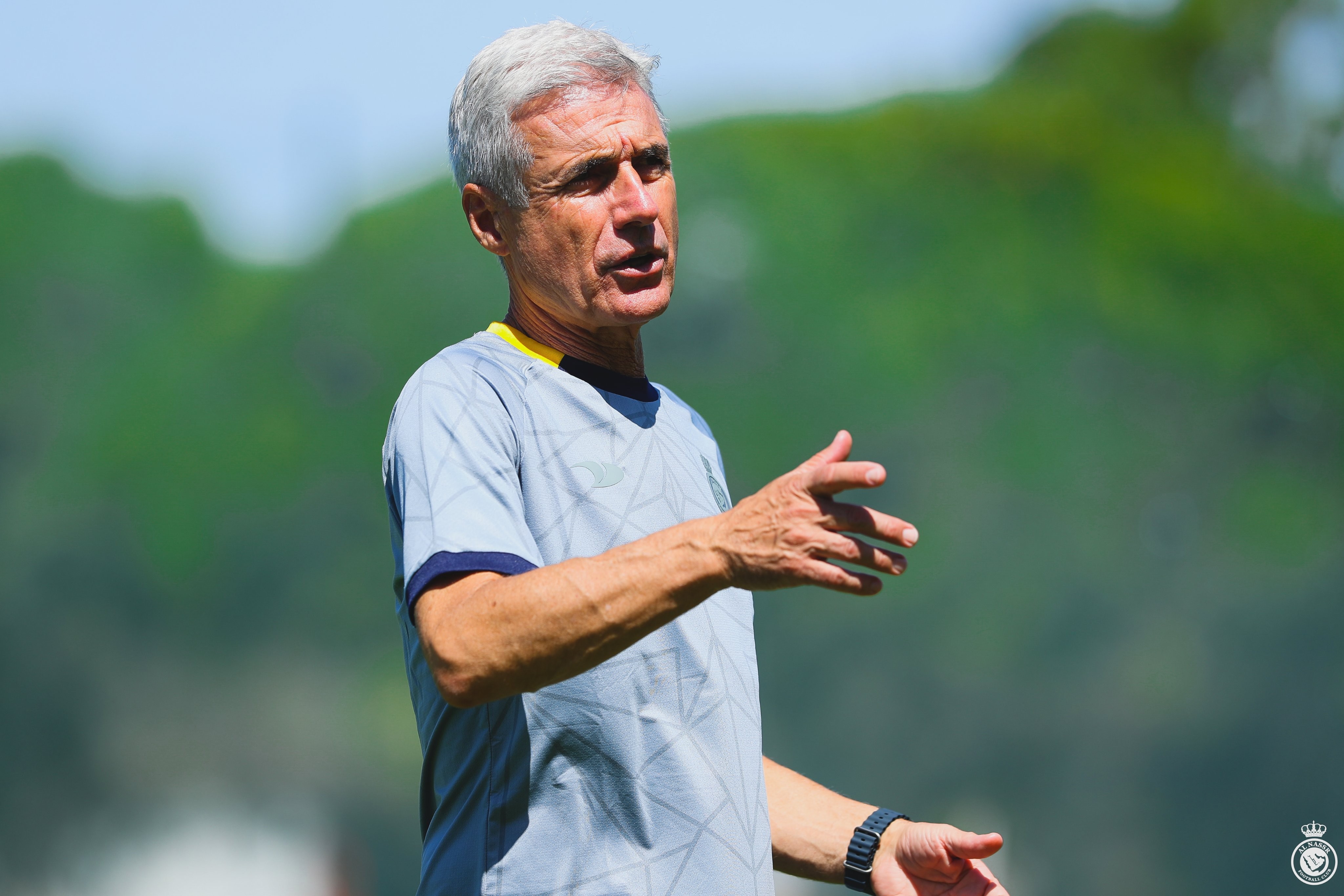 Grêmio anuncia a contratação do técnico Luís Castro | Ge