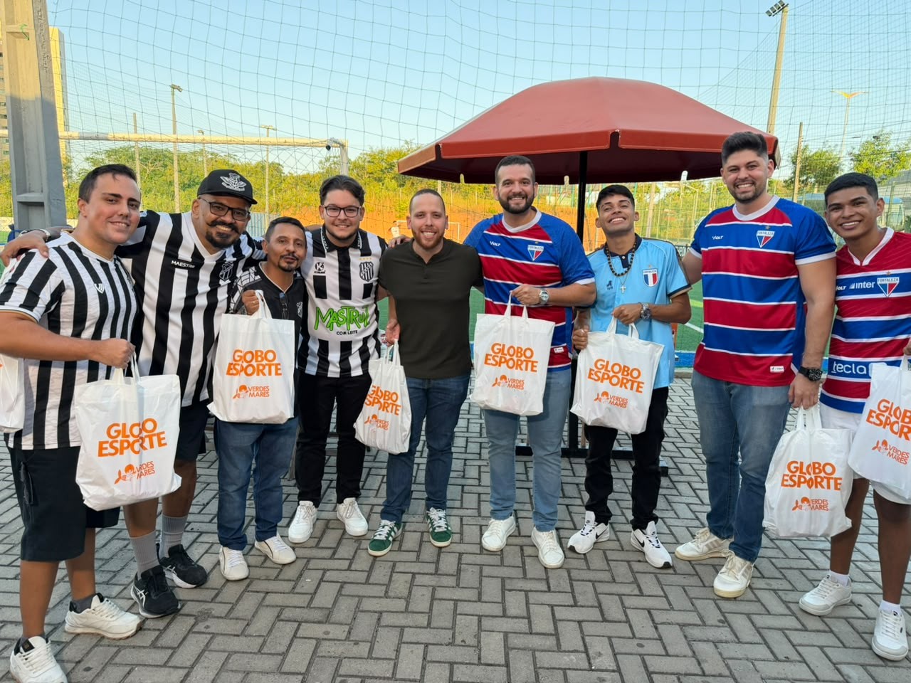 Torcidas de Ceará e Fortaleza fazem a resenha antes dos jogos deste sábado (15) | Ge
