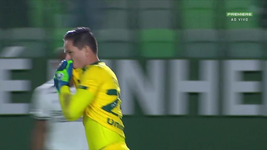 ▶️ Veja os dois gols do goleiro Tadeu na vitória de virada do Goiás - Programa: Tempo Real 