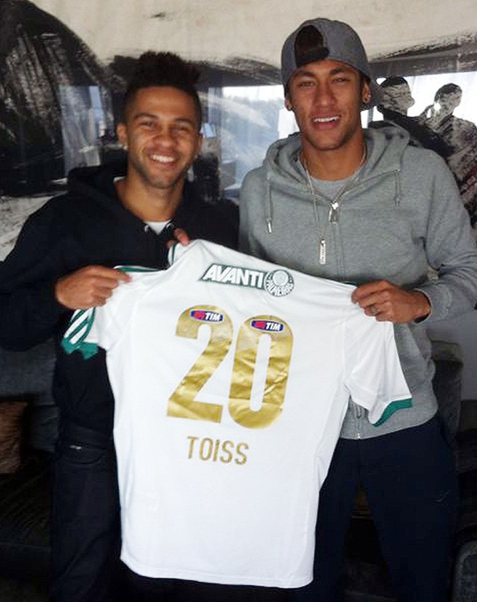 Neymar e Serginho com camisa do Palmeiras, em 2013 &mdash; Foto: Divulga&ccedil;&atilde;o