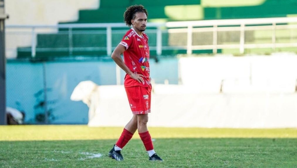 Leonardo Vinícius, ex-volante do Princesa do Solimões, morre aos 27 anos; clube lamenta