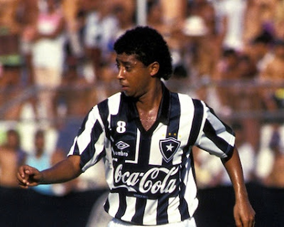 Carlos Alberto Dias é mais identificado com o Botafogo, onde marcou gol do título carioca de 90 — Foto: Reprodução