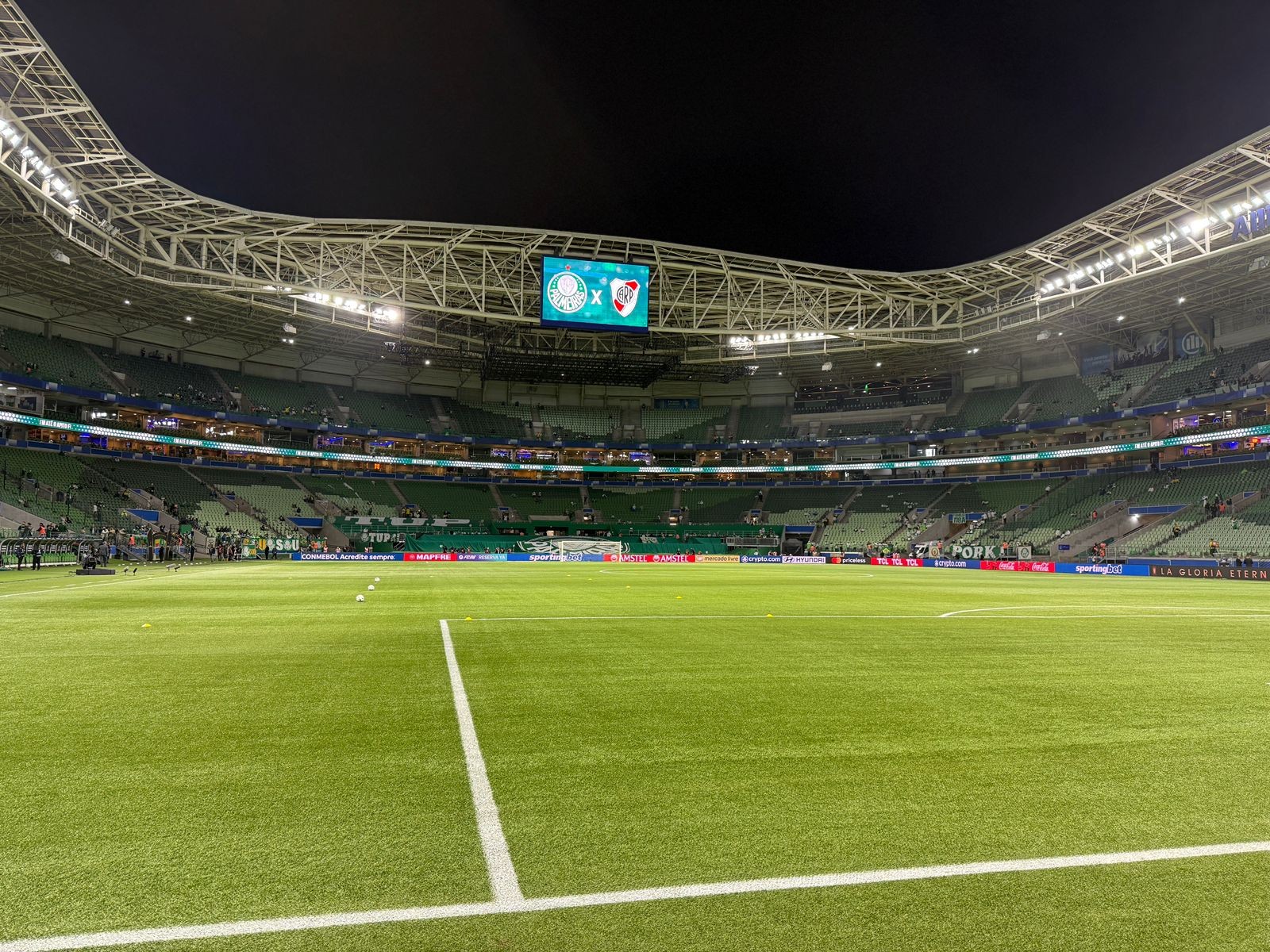 Transmissão, horário e escalações do jogo Palmeiras x Cruzeiro ao vivo.