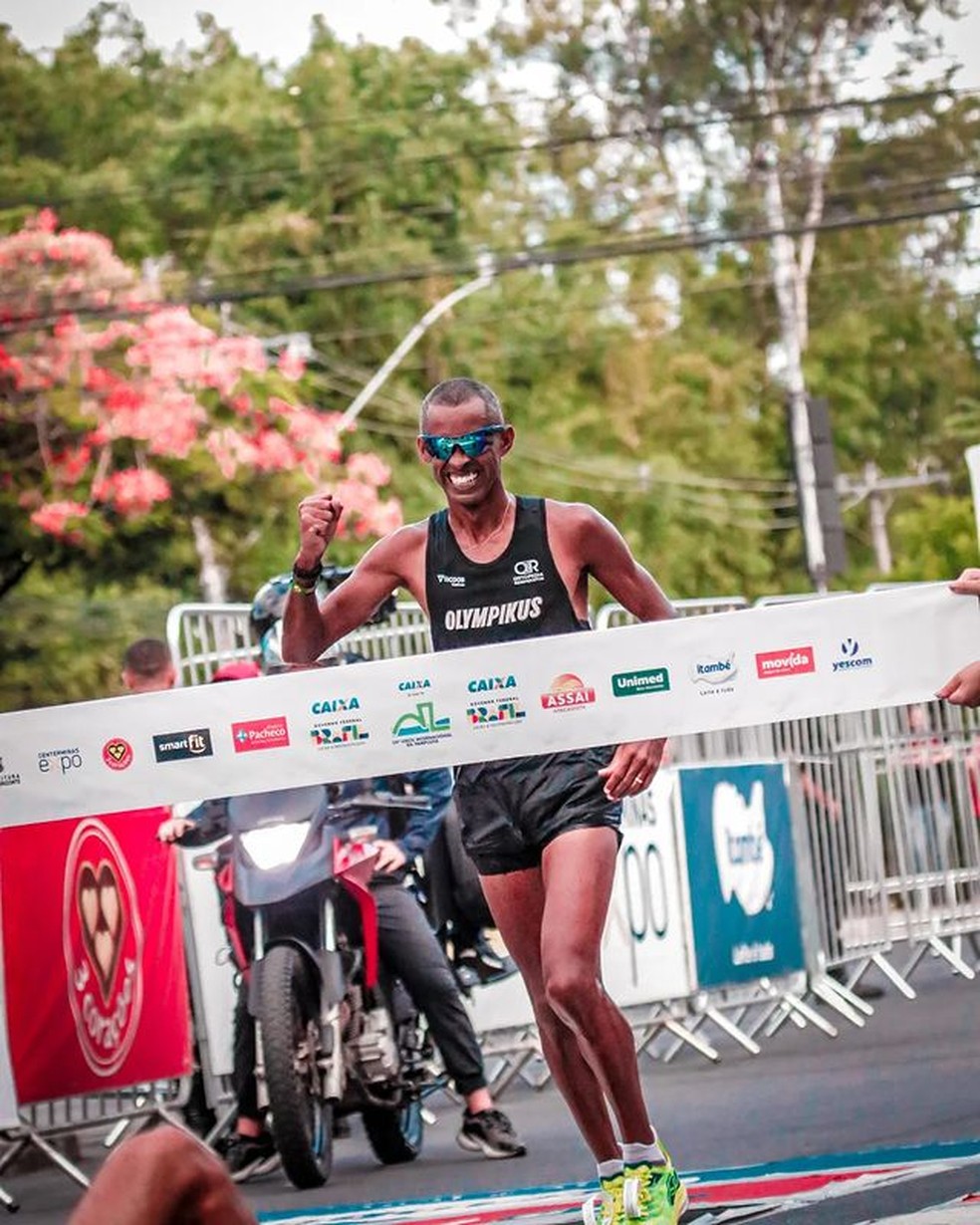 Concorrendo com o campeão brasileiro, ciclista patense conquista 1º lugar  no JEMG 2023