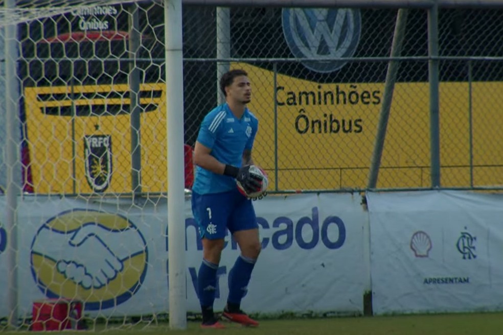Goleiro Raphael em ação pelo Flamengo Sub-20 — Foto: Reprodução / FlaTV