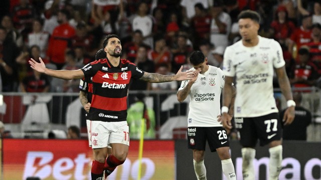 Gol de Paquetá em Flamengo x Corinthians