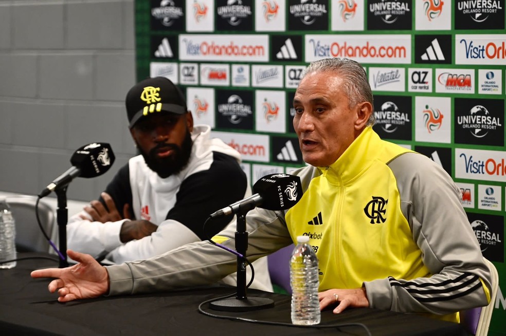 Gerson e Tite em coletiva do Flamengo nos Estados Unidos — Foto: Marcelo Cortes / CRF