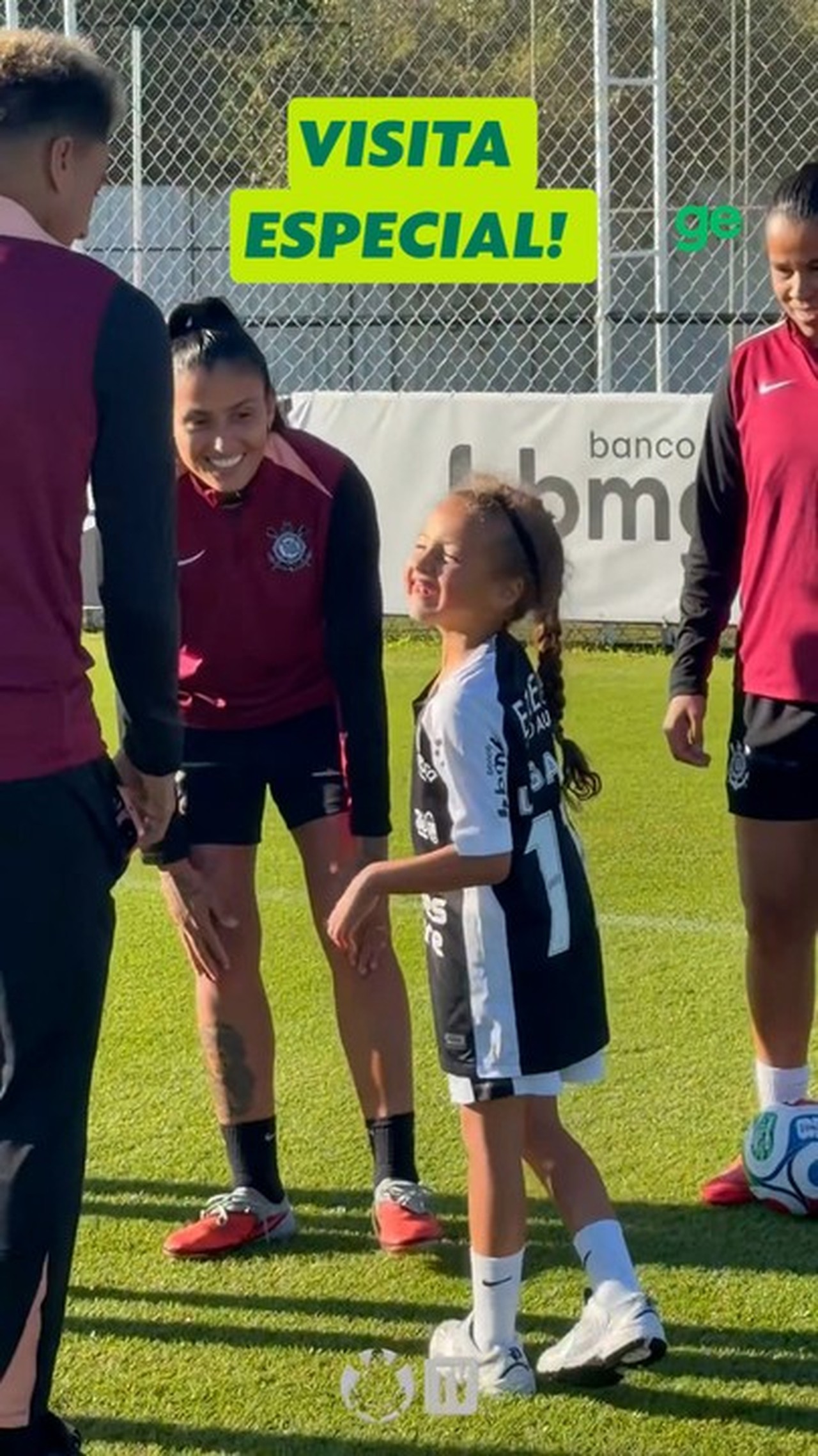 Filha de Jesse Lingard brilha em treinamento com o time feminino do Corinthians