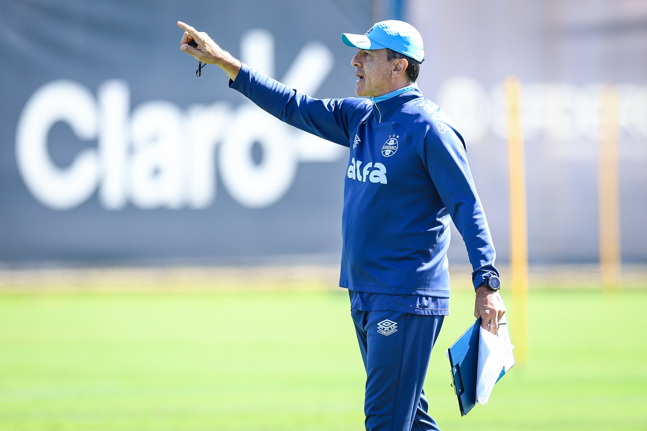 Braithwaite e Cristian Oliveira desfalcam Grêmio em jogo contra o Ceará; veja relacionados