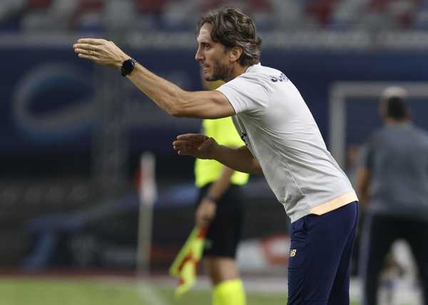 Zubeldía celebra vitória com equipe reserva e busca equilíbrio no São Paulo