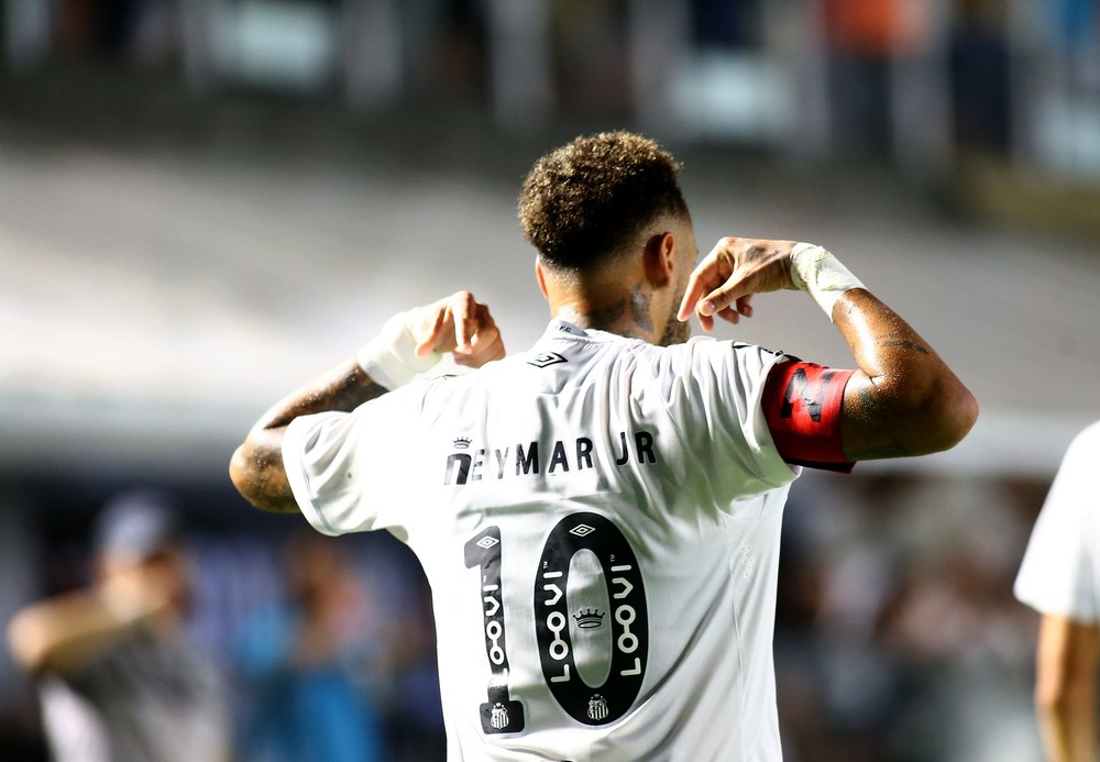 Neymar brilha, decide contra o Vasco e inicia corrida por vaga na Copa