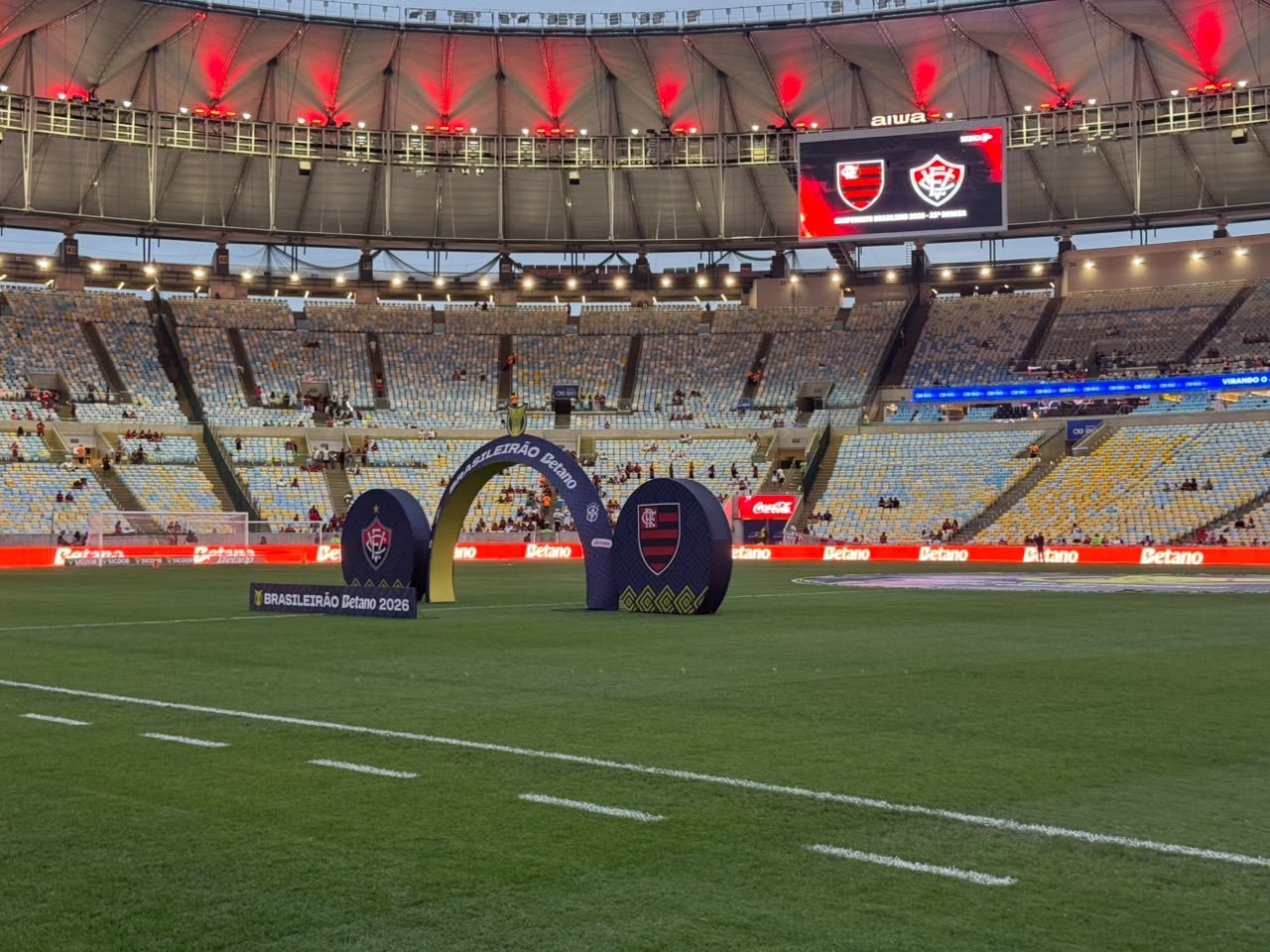 Maracanã reforma gramado para clássico Flamengo x Botafogo e atende exigências da NFL