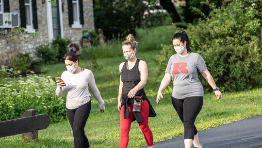 Exercício ajuda a tratar diabetes e depressão na Covid longa