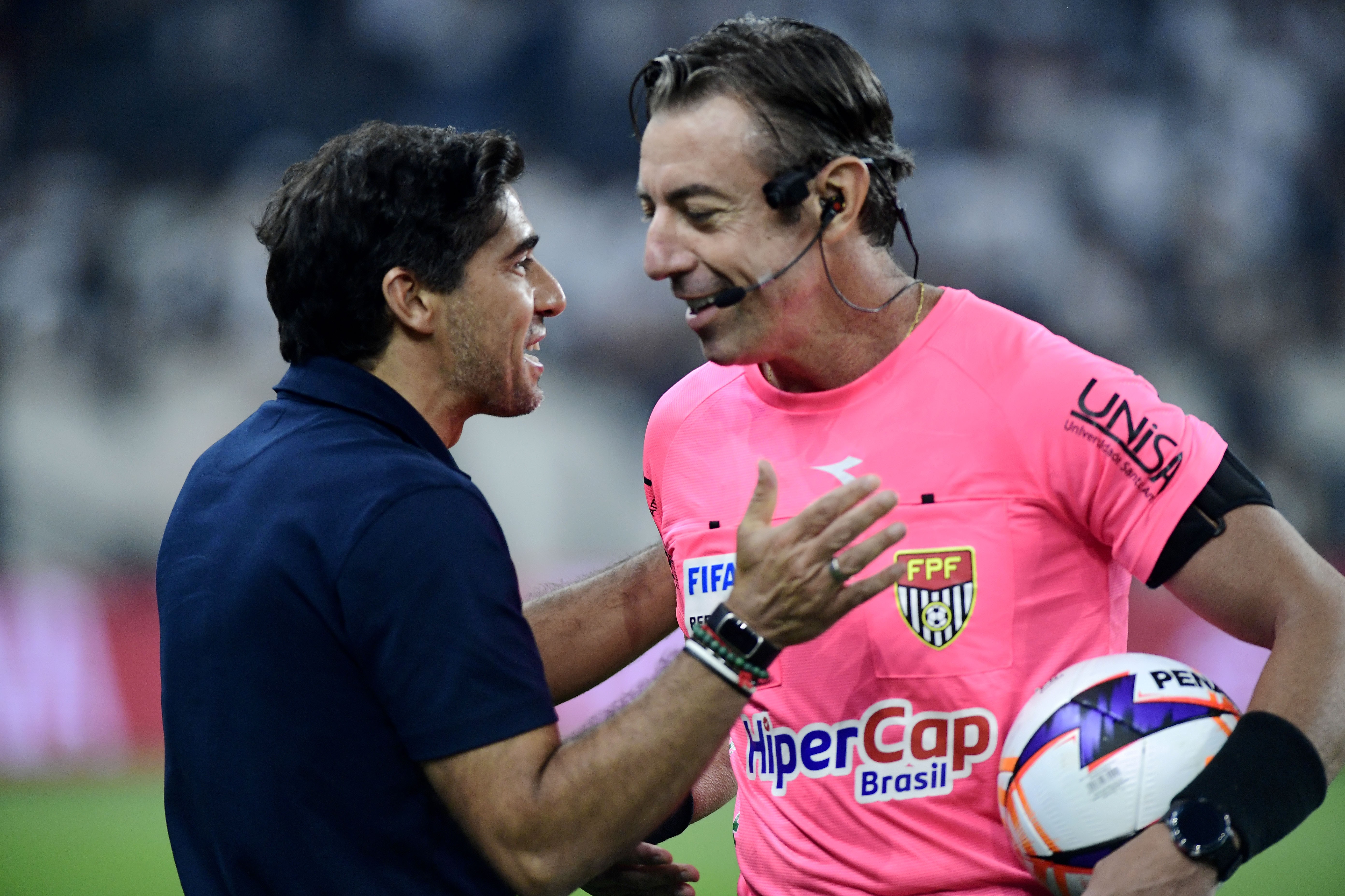 Expulsão de Abel marca vitória do Palmeiras na Arena