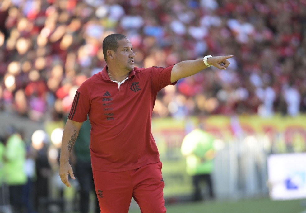 Mário Jorge dirigiu o time profissional em três oportunidades em 2023 — Foto: André Durão