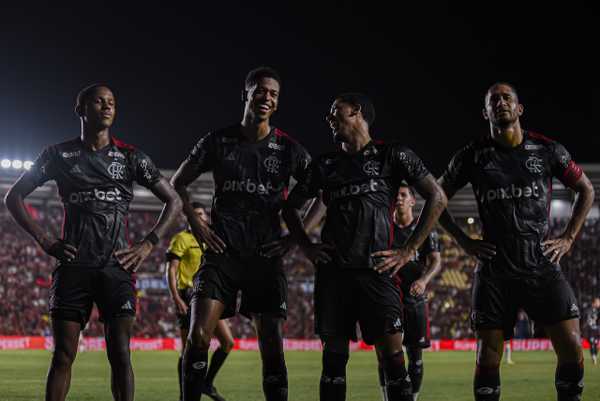 Análise dos destaques e decepções no time B do Flamengo no Carioca.