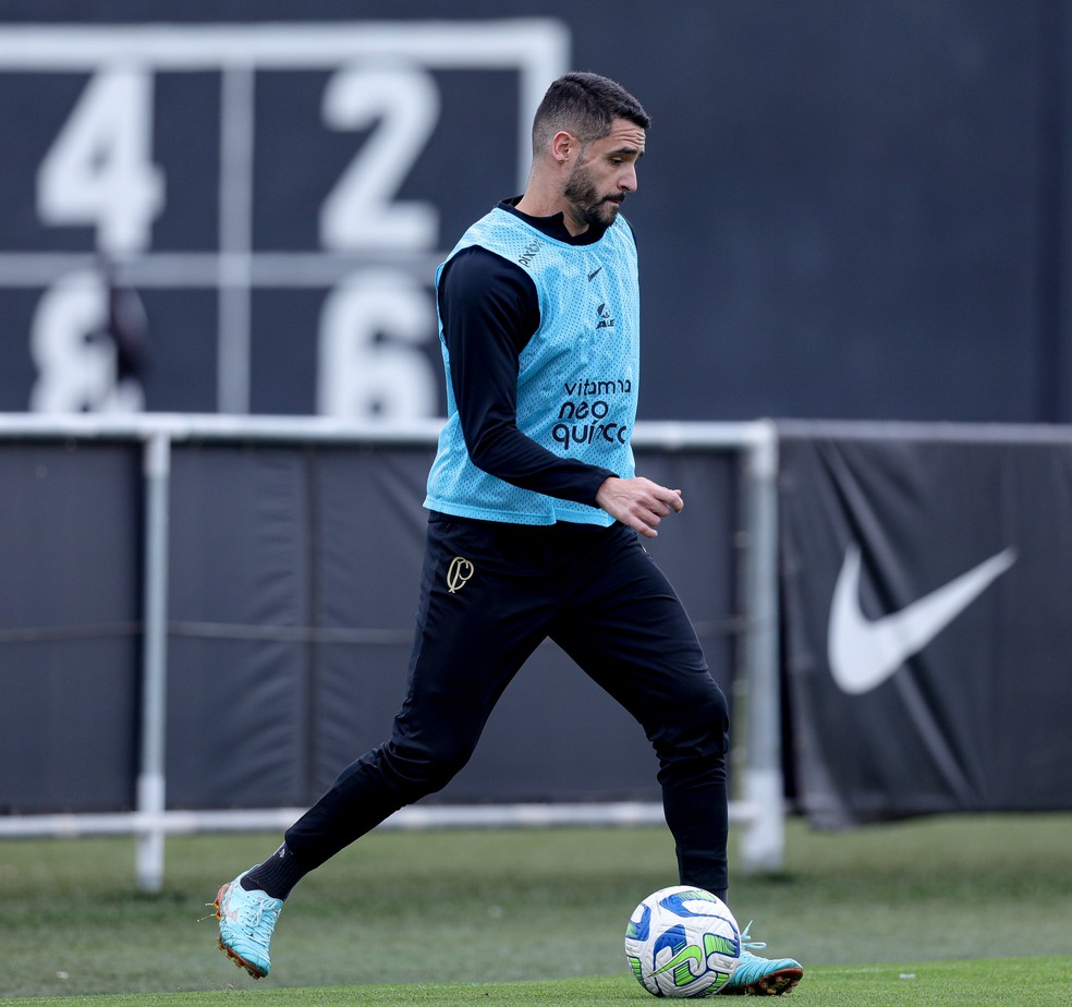 Renato Augusto em treino do Corinthians neste sábado — Foto: Rodrigo Coca/Ag Corinthians