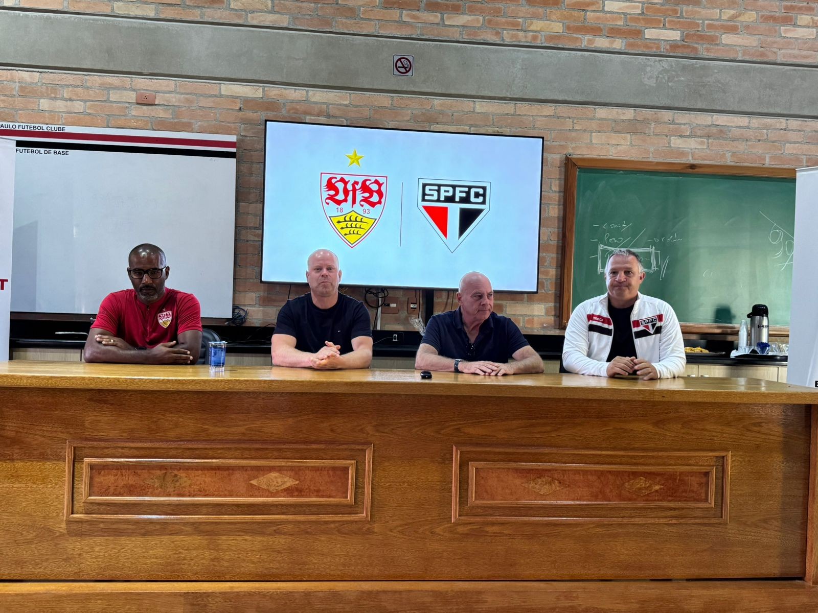 São Paulo e Stuttgart firmam parceria para intercâmbio de jogadores em futebol