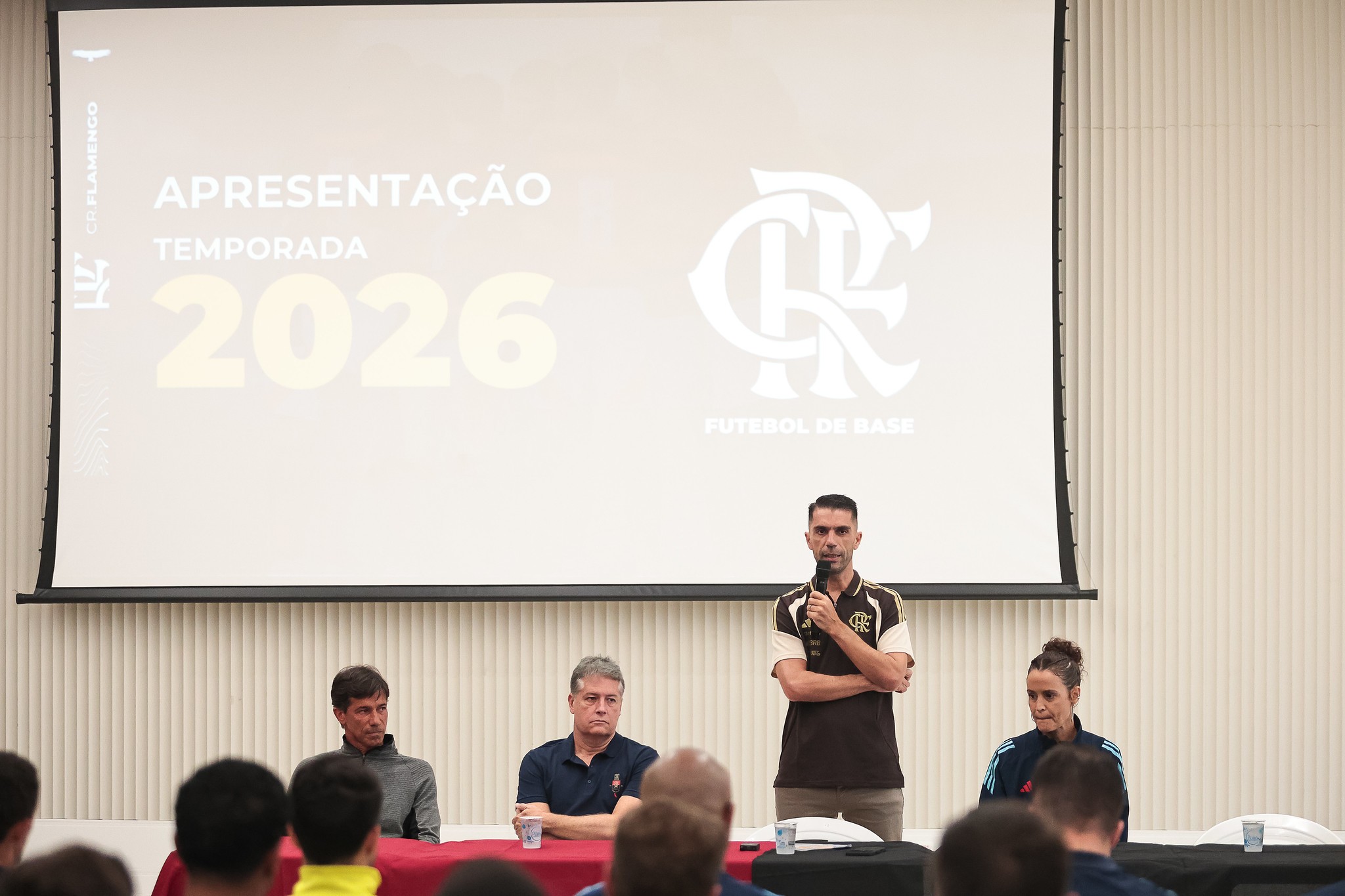 Flamengo Redefine Estratégia na Base: Menos Atletas e Foco na Formação de Novos Talentos